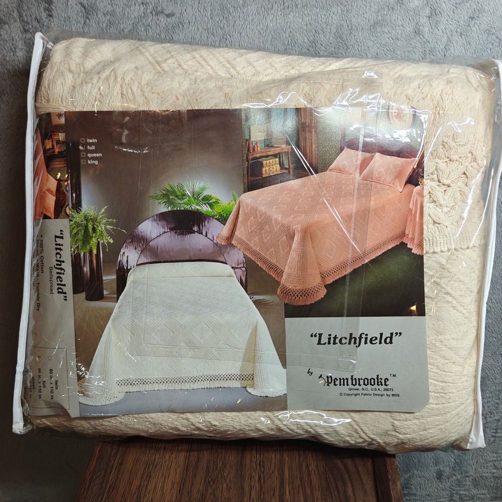 Vintage 80s Pembrooke Litchfield Bedspread Full Size Cream Cotton Woven USA Made